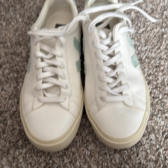 Vejas! - Picture 2 of 4